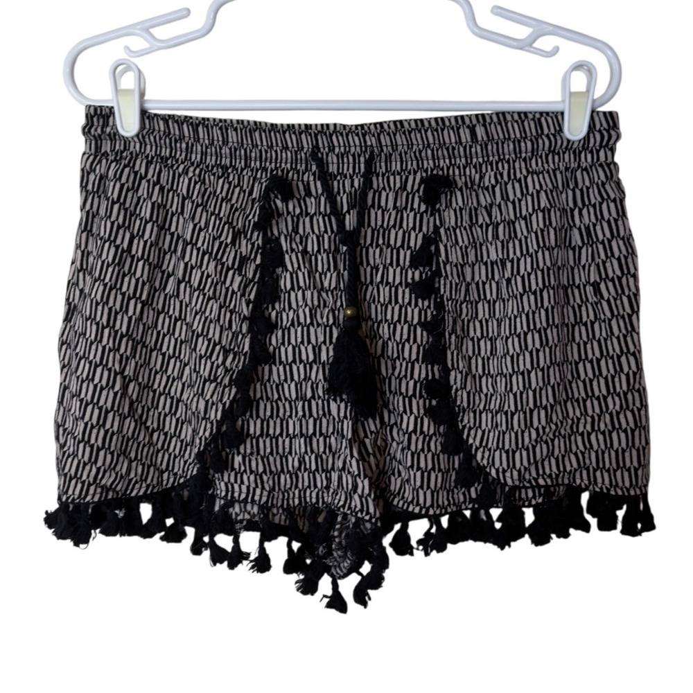 Skylar & Jade Bohemian Style Tassel Pull On Drawstring Shorts Size L Festival